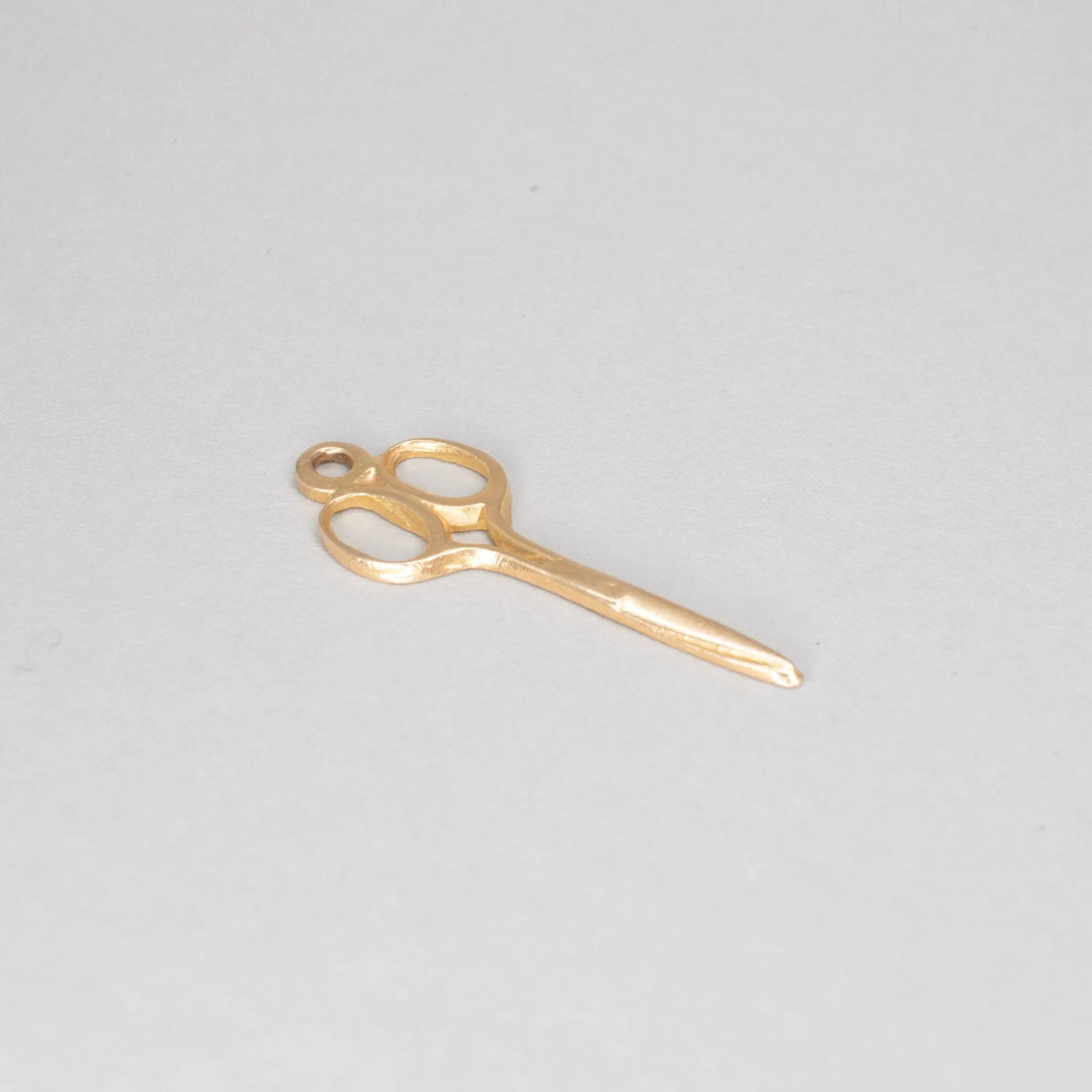 18K Vintage Scissors Charm