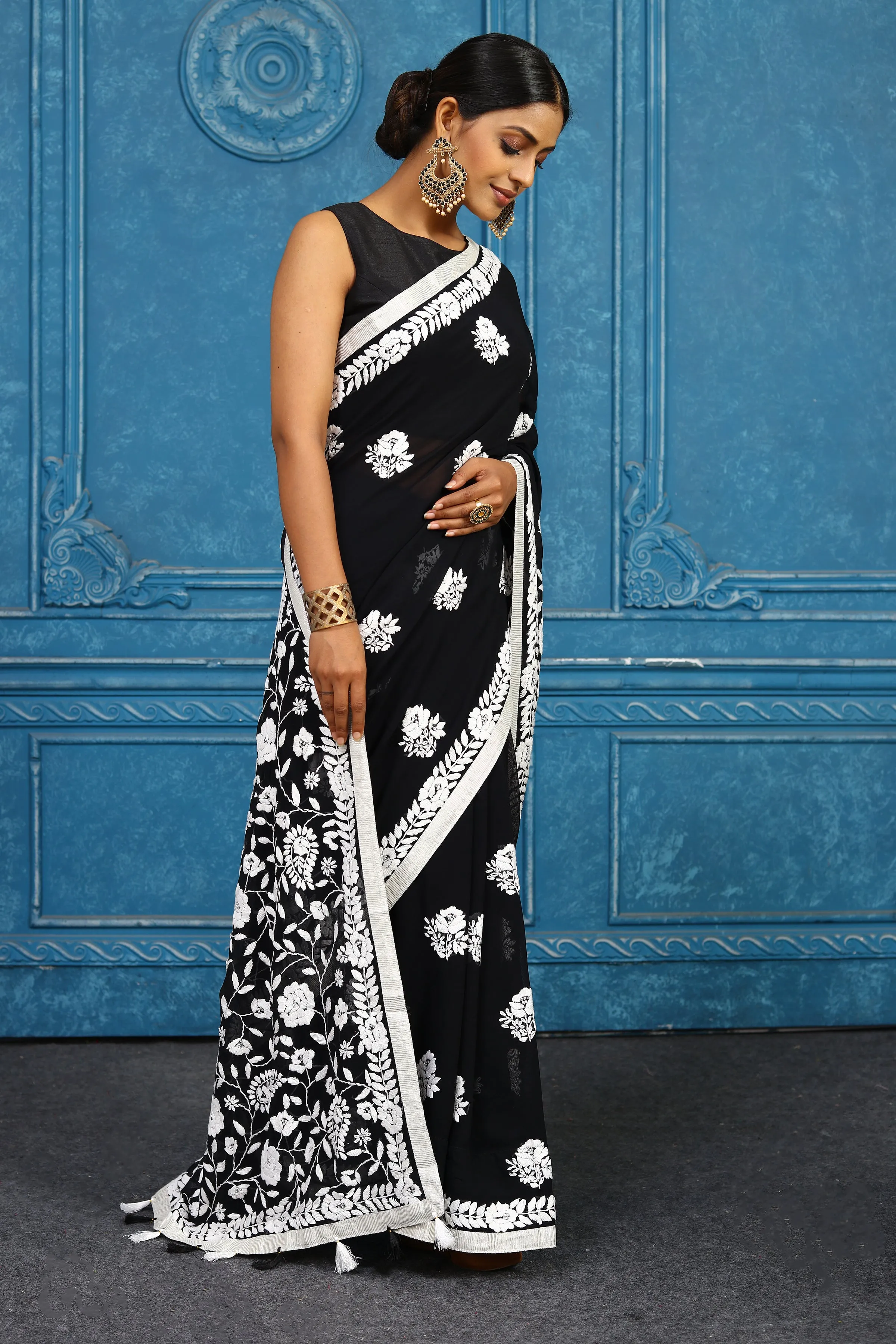 91A454 Black Phulkari Embroidery Saree