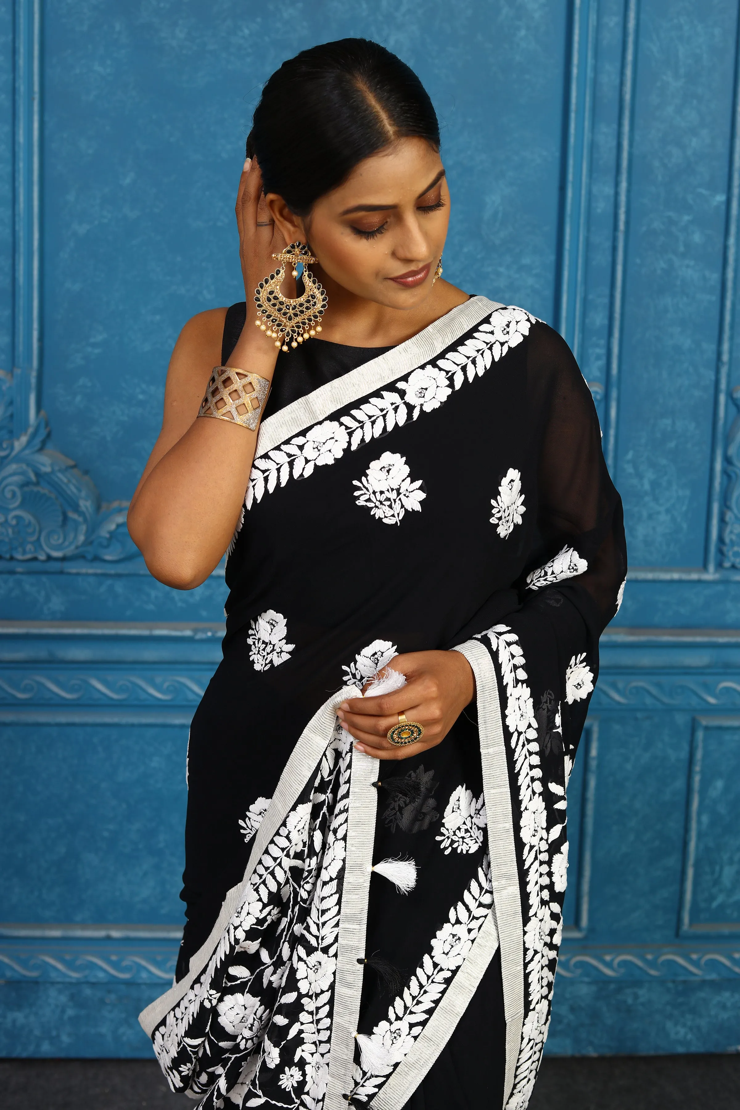 91A454 Black Phulkari Embroidery Saree