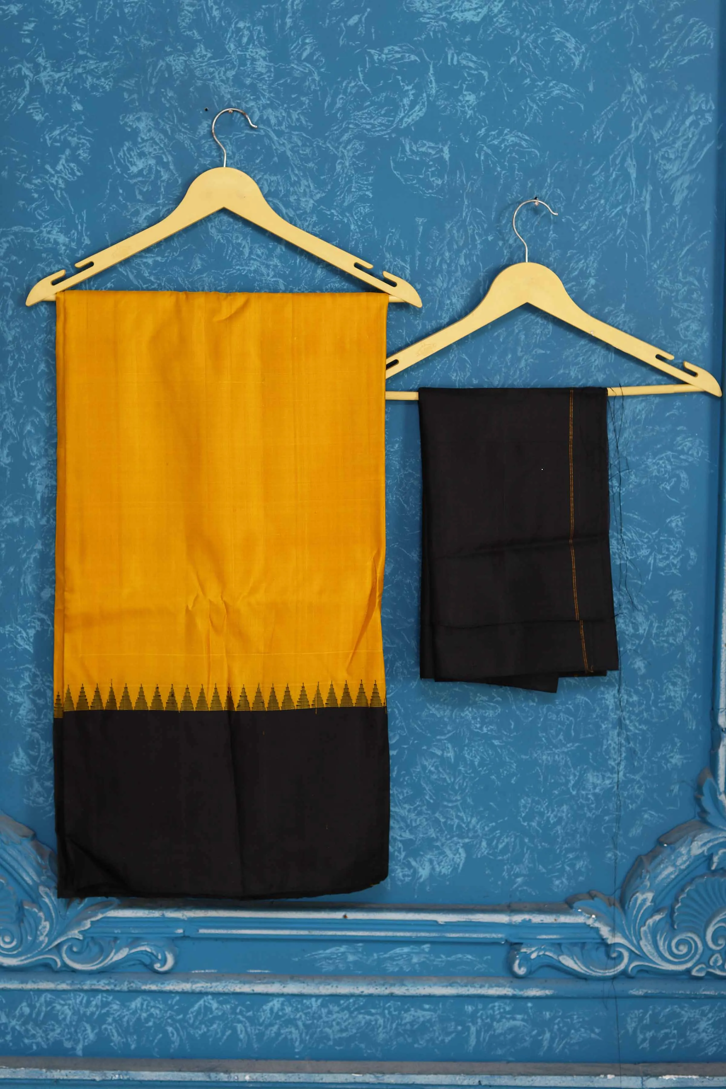 91A462 Yellow and Black Gadhwal Silk Saree with Zari Pallu