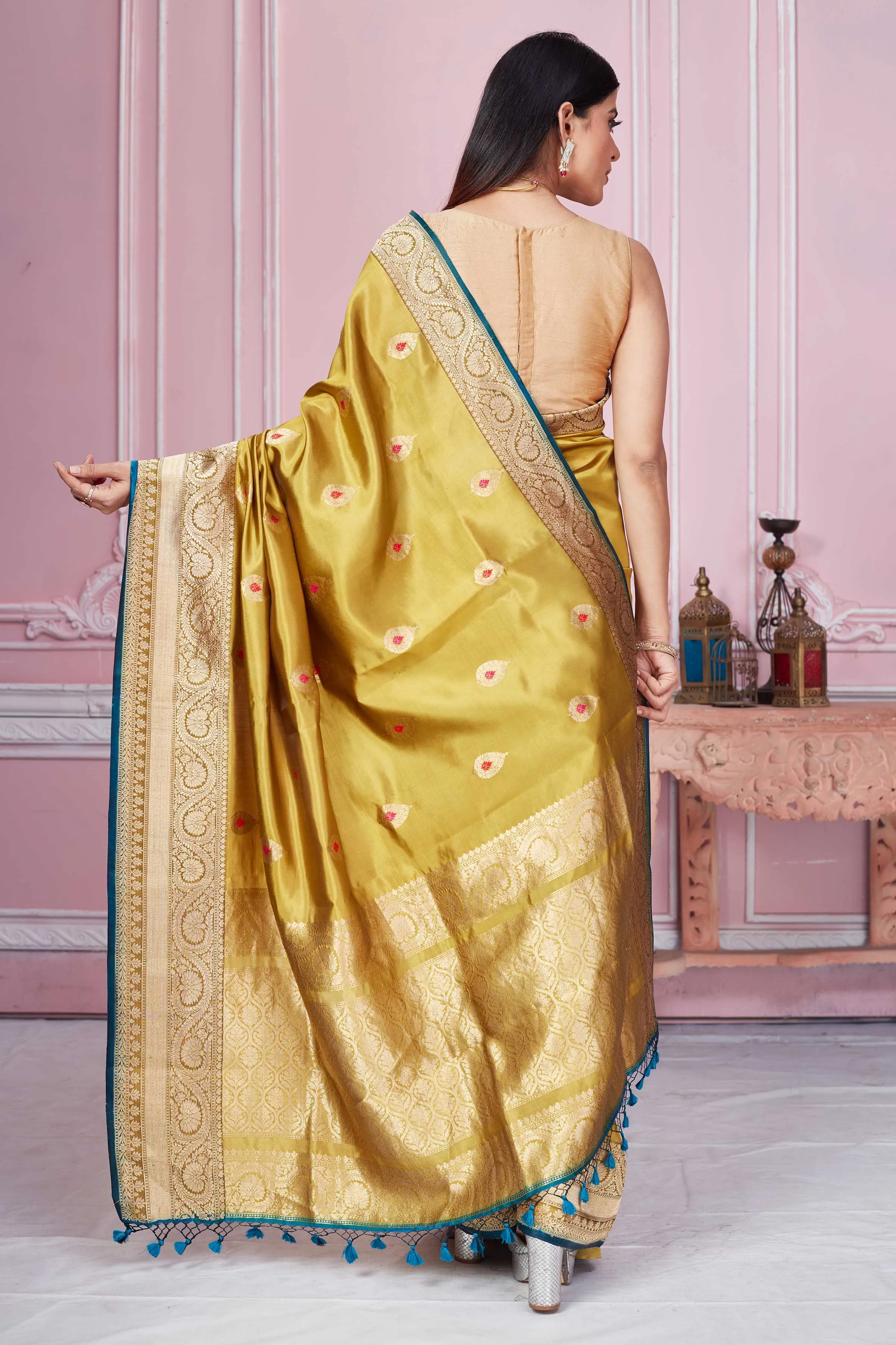 92A242 Golden Banarasi Saree With Zari Minakari Buta