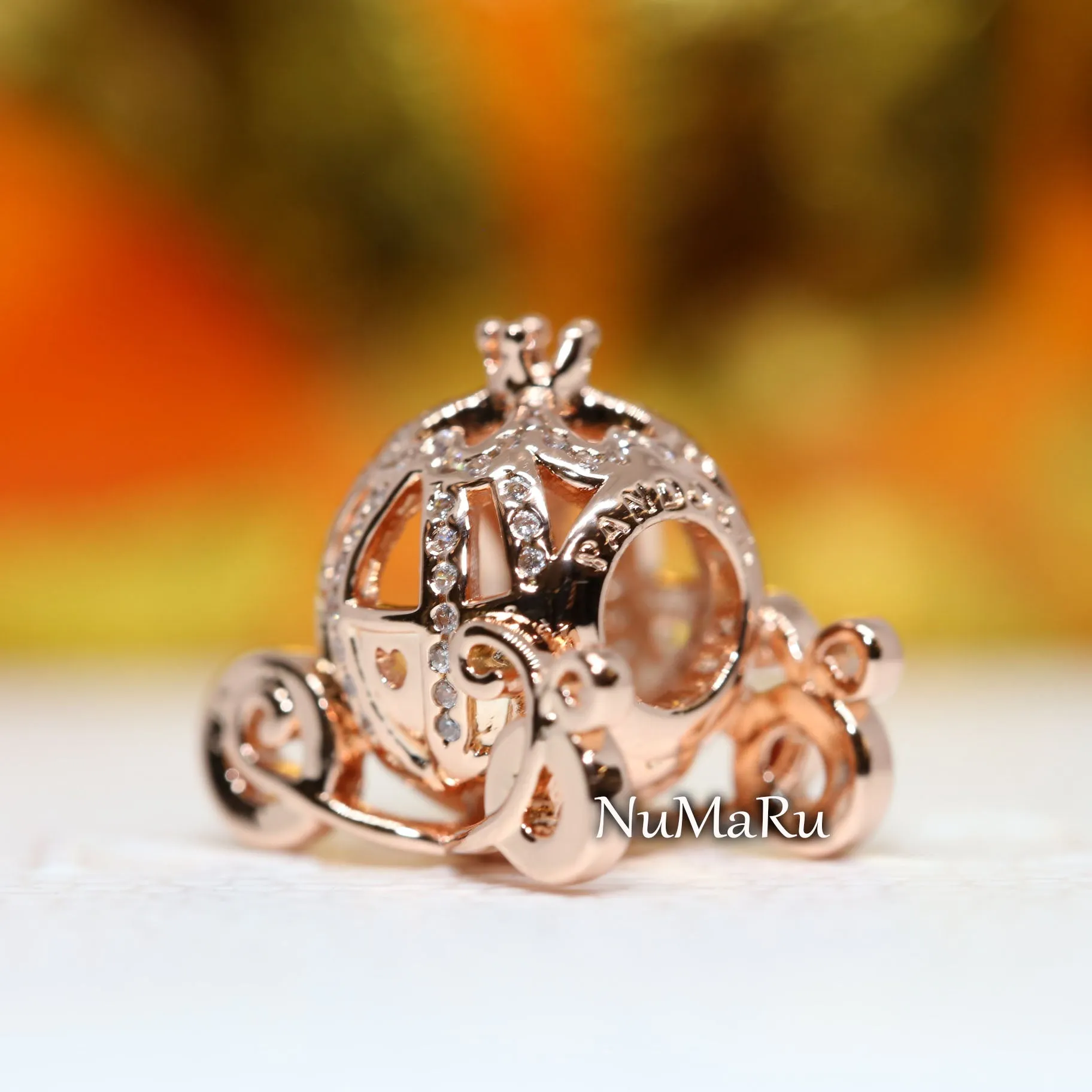 Cinderella Sparkling Carriage Charm 789189C01