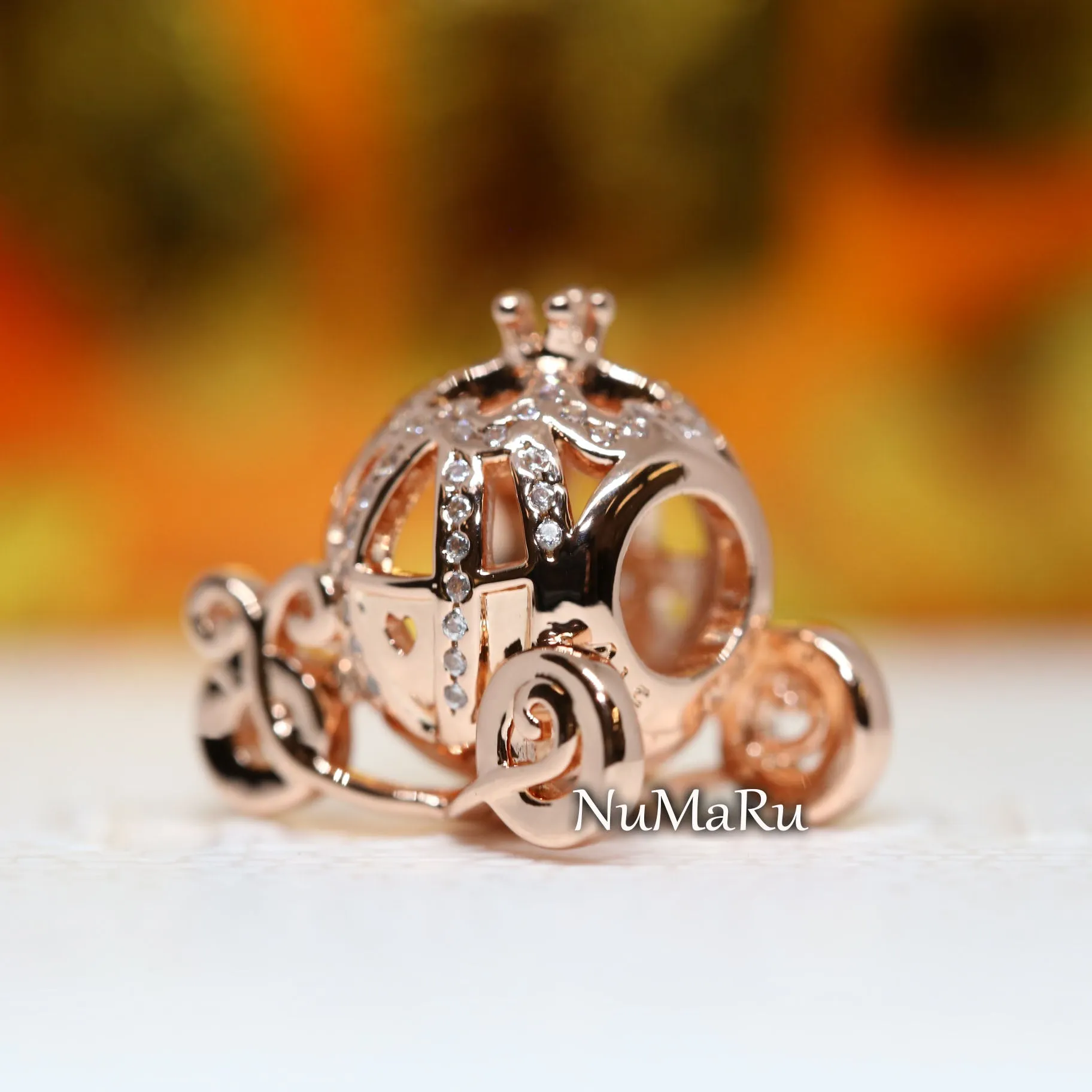 Cinderella Sparkling Carriage Charm 789189C01