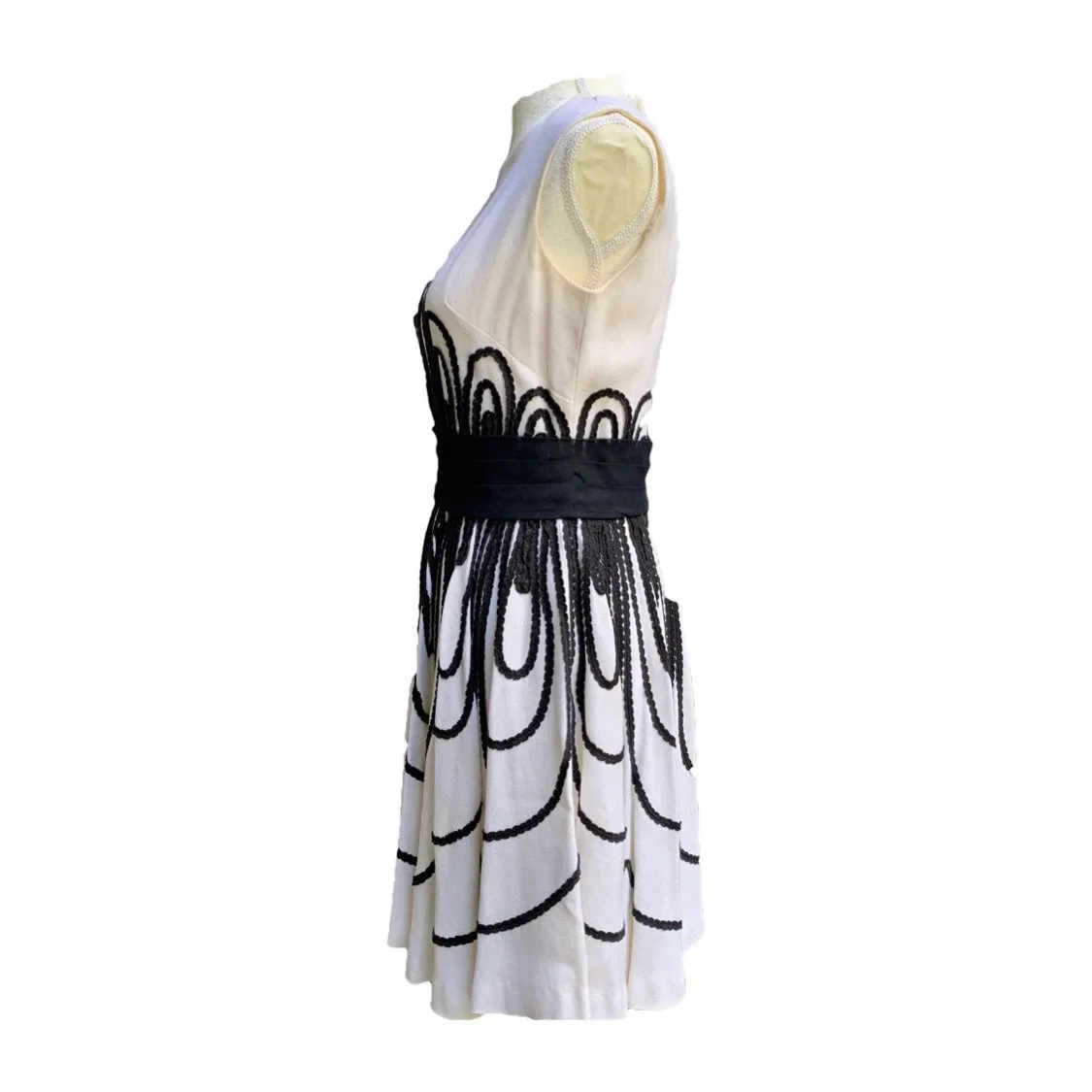 Vintage Black and White Cocktail Dress by Miss Elliette. Gorgeous Ribbon Detail.